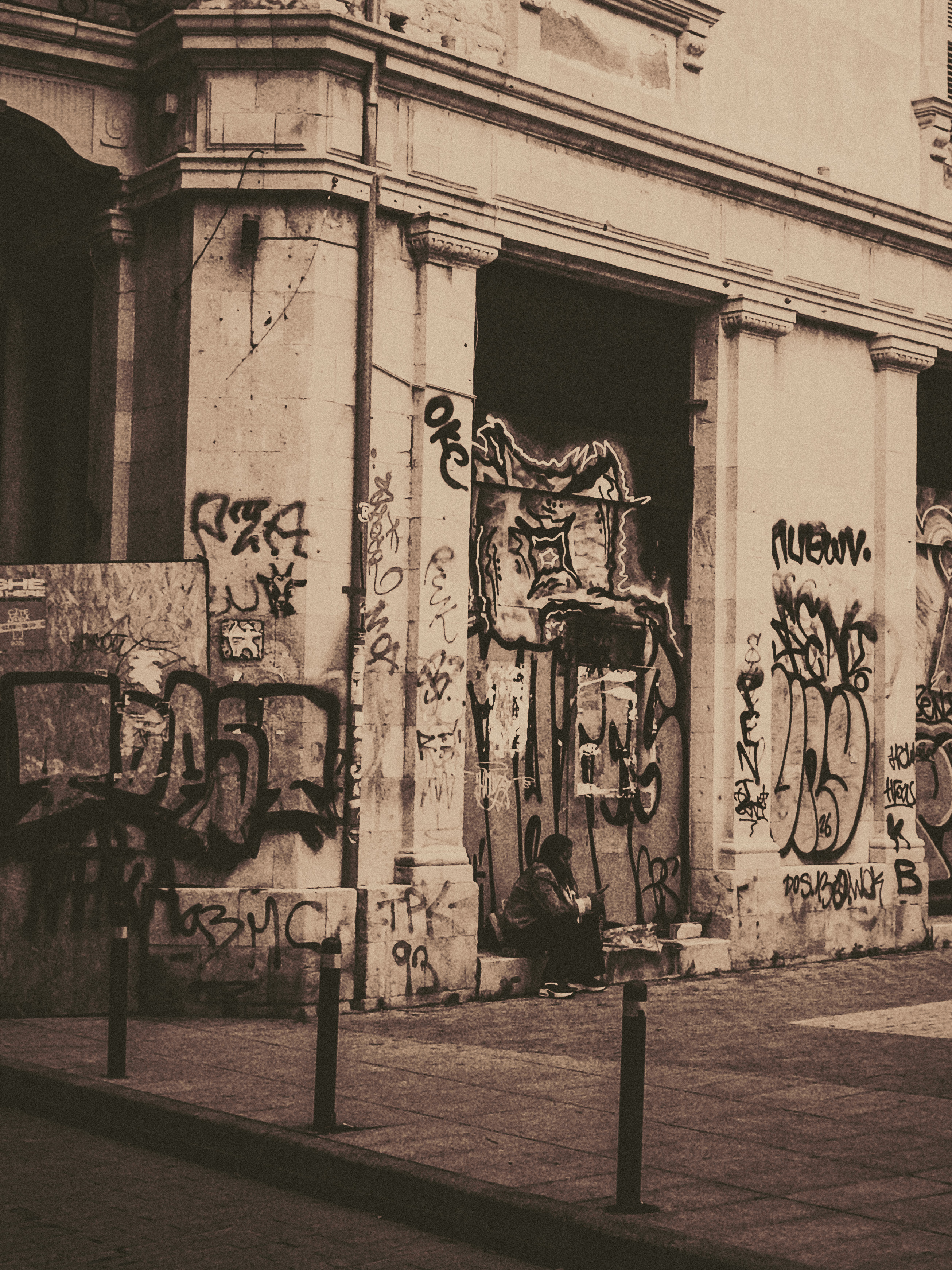 grafitti-x-person